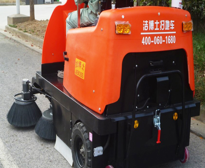 掃路車(chē)案例-駐馬店市豫龍同力水泥 掃路車(chē)案例-駐馬店市豫龍同力水泥