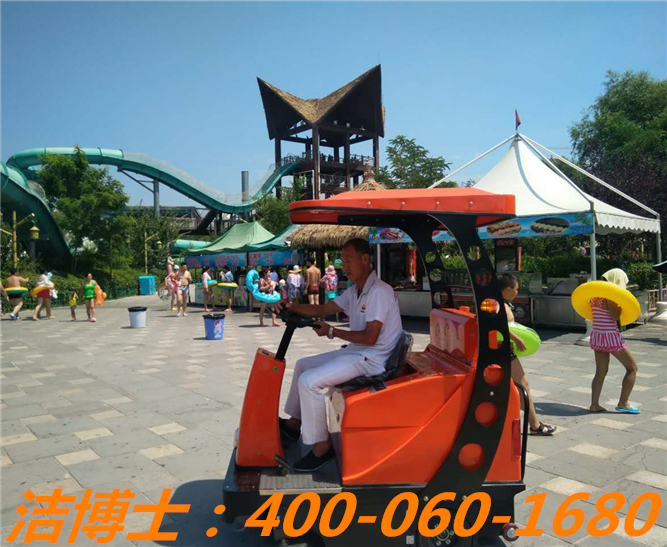 潔博士駕駛掃路車客戶案例—撫順熱高樂園 潔博士駕駛掃路車客戶案例—撫順熱高樂園