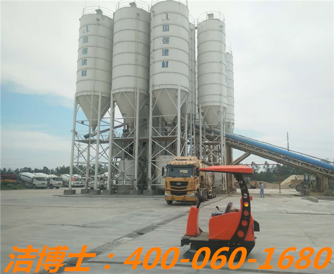 潔博士駕駛掃地車客戶案例—國強(qiáng)建材 潔博士駕駛掃地車客戶案例—國強(qiáng)建材